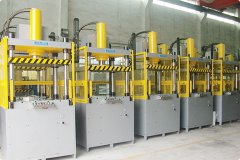 四柱液壓機(jī)液壓馬達(dá)增速不高，輸出扭矩